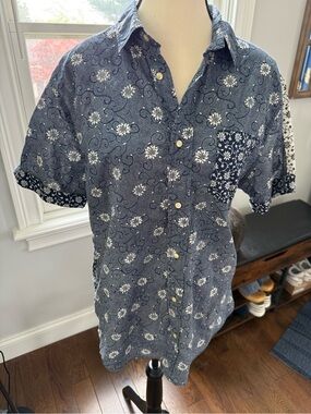 Men’s scotch and soda button down shirt size large